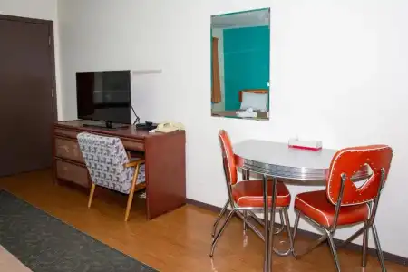 Bowmont Motel - 51