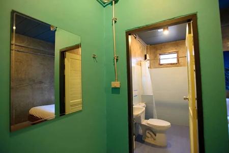 Seabox Khaolak Hostel - 40