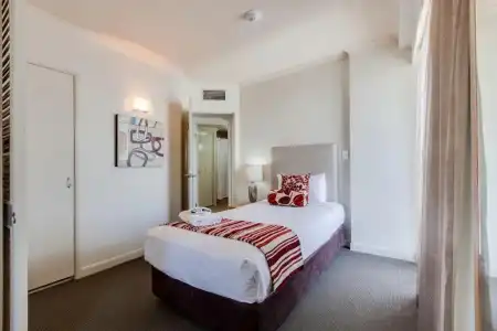 Cosmo Apartment - 80