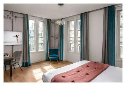 Lyric Paris - 134