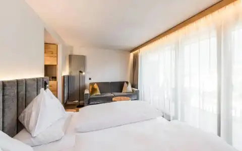 Olympia - 48