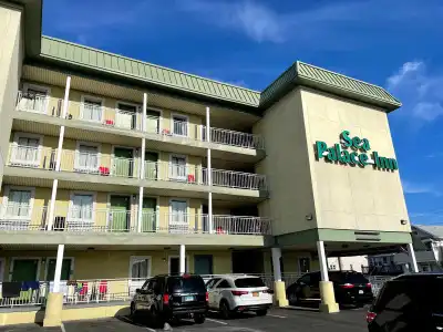 Sea Palace Inn - 0