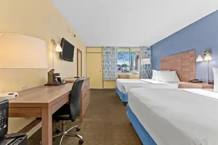 Baymont by Wyndham Orlando North Millenia - 23