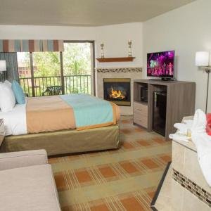 Pigeon River Inn - 39
