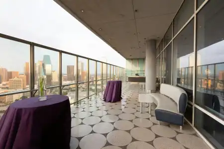W Dallas - 23