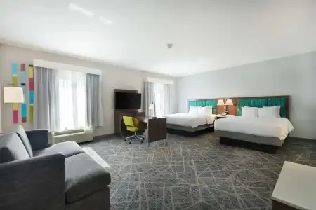 Hampton Inn & Suites Tulsa/Central - 40