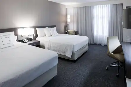 Courtyard by Marriott Richmond Downtown - 4