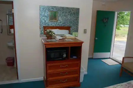 Sara Glen Motel - Saratoga Springs-Glens Falls - 42