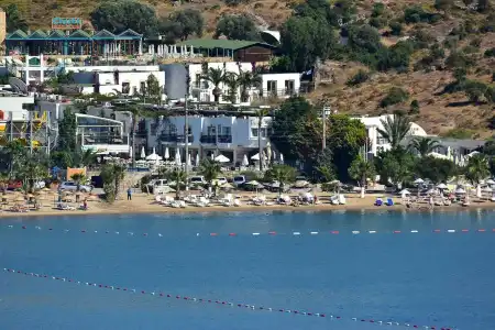 Tropicana Beach - 18
