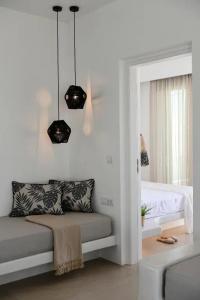 Ios Art Studios & Luxury Apartments - 12