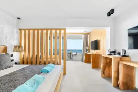 Emily's Luxury Suites - 58