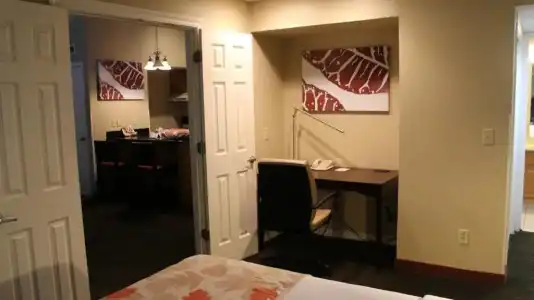 Hawthorn Extended Stay by Wyndham Wichita - 95