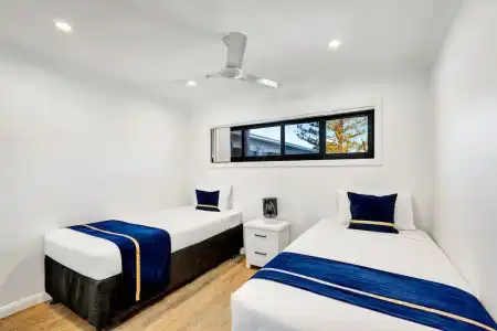 Montego Mermaid Beach Motel - 85