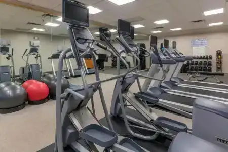 Holiday Inn & Suites Phoenix Airport North by IHG - 16
