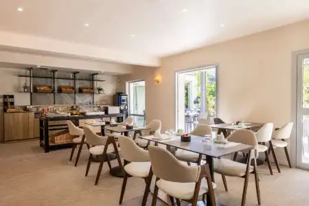 Best Western & SPA Coeur De Cassis - 24