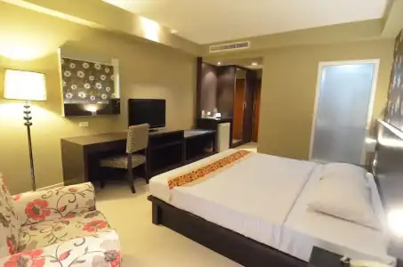 Welcome Plaza - 92