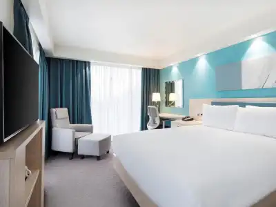 Hampton by Hilton London Excel - 6