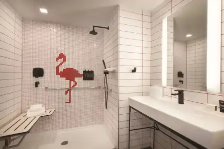 Kompose Boutique Miami Airport - 7