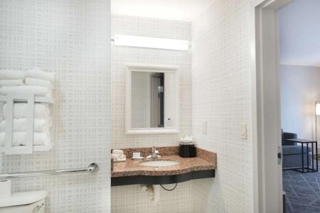 Hampton Inn & Suites Tulsa/Central - 45
