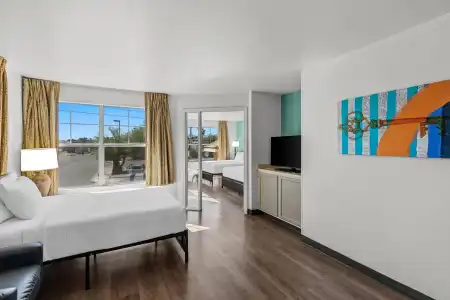 MainStay Suites Las Vegas Flamingo - 4