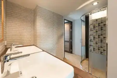 33 Poshtel - 79