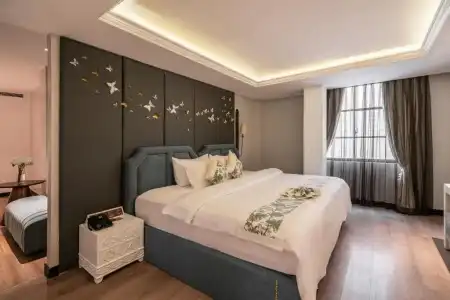 A&EM Saigon - 111