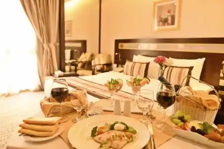 Golden Tulip - 43