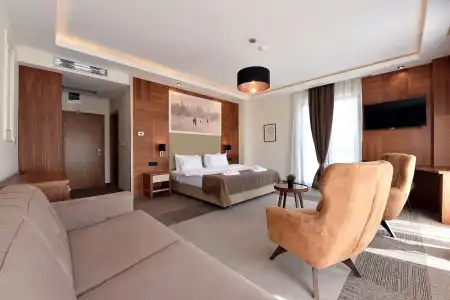 Lazaro - 87
