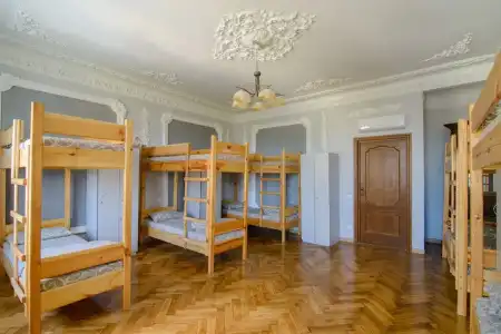 Theatrical Hostel - 4