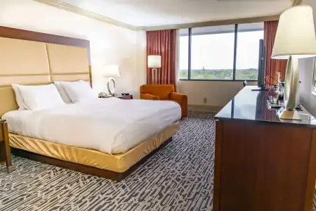 Hilton Palm Beach PBI - 4