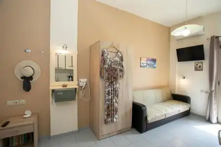 Rania Studios - 152