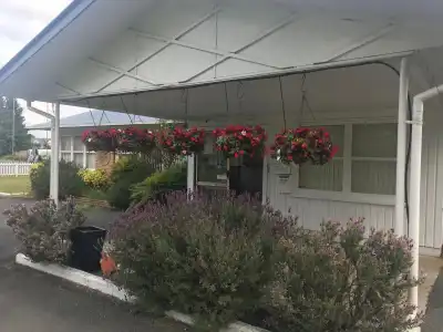 Fairy Springs Motel - 7
