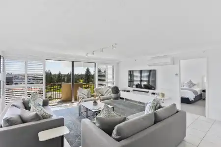 De Ville Apartments - 242