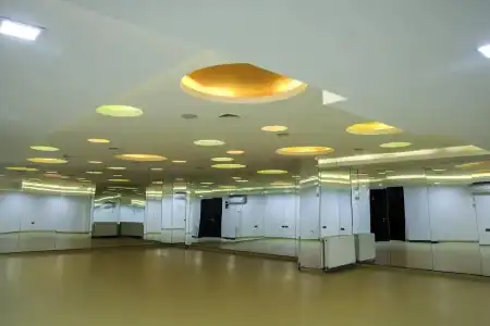Royal Milano - 9