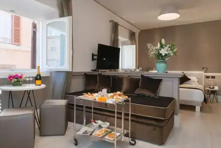 Rhea Silvia Luxury Navona - 11