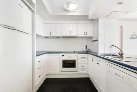 Crystal Bay on the Broadwater - 402