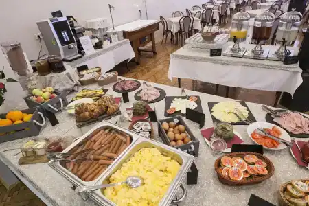 Center - 10