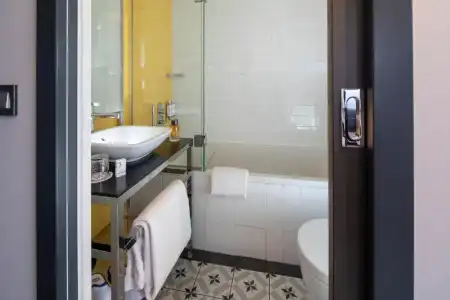 Hôtel Les Matins de Paris & Spa - 51