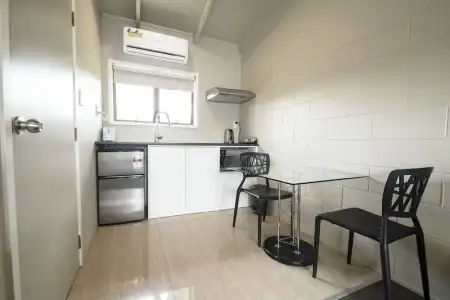 Middlemore Motel - 41