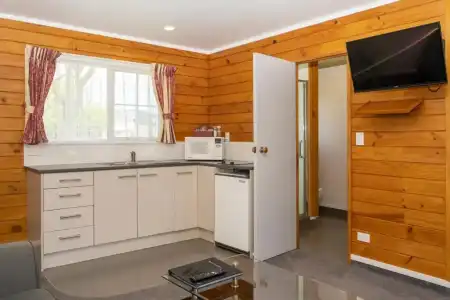 Tudor Park Motel - 111
