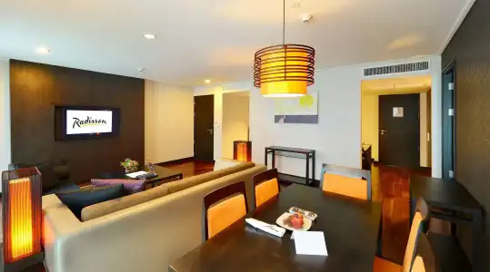 Radisson Suites Bangkok Sukhumvit - 7