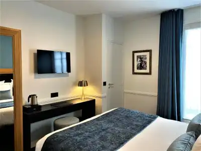 Le Cercle Tour Eiffel - 81