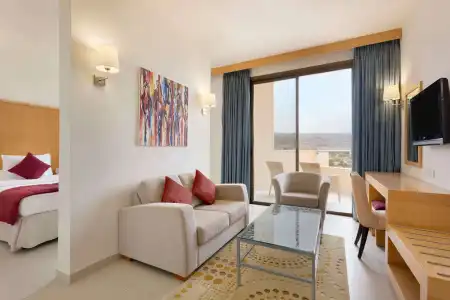 Ramada Resort by Wyndham Dead Sea - 4
