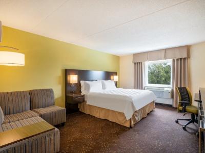 Holiday Inn Greensboro Coliseum by IHG - 53