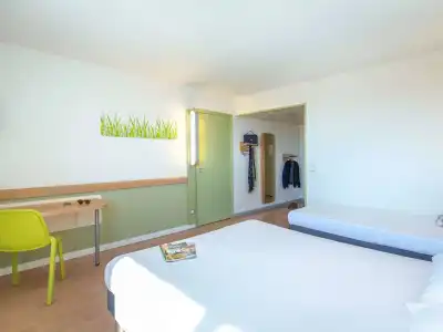 ibis budget Fréjus Saint-Raphaël Centre et Plage - 2