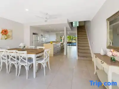 Noosa Entrance Waterfront Resort - 298