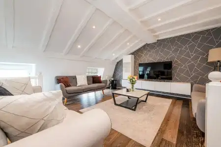 Queensgate Court - 214