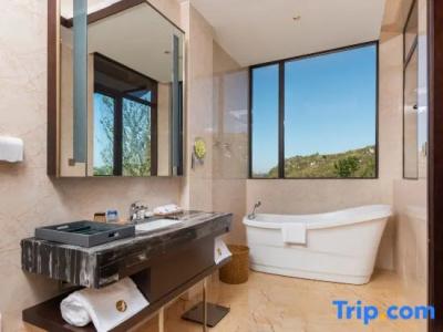 Absolute Twin Sands Resort & Spa - 212