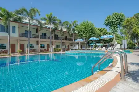 The Green Beach Resort - 41