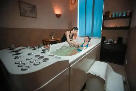 Tsunami Spa - 28
